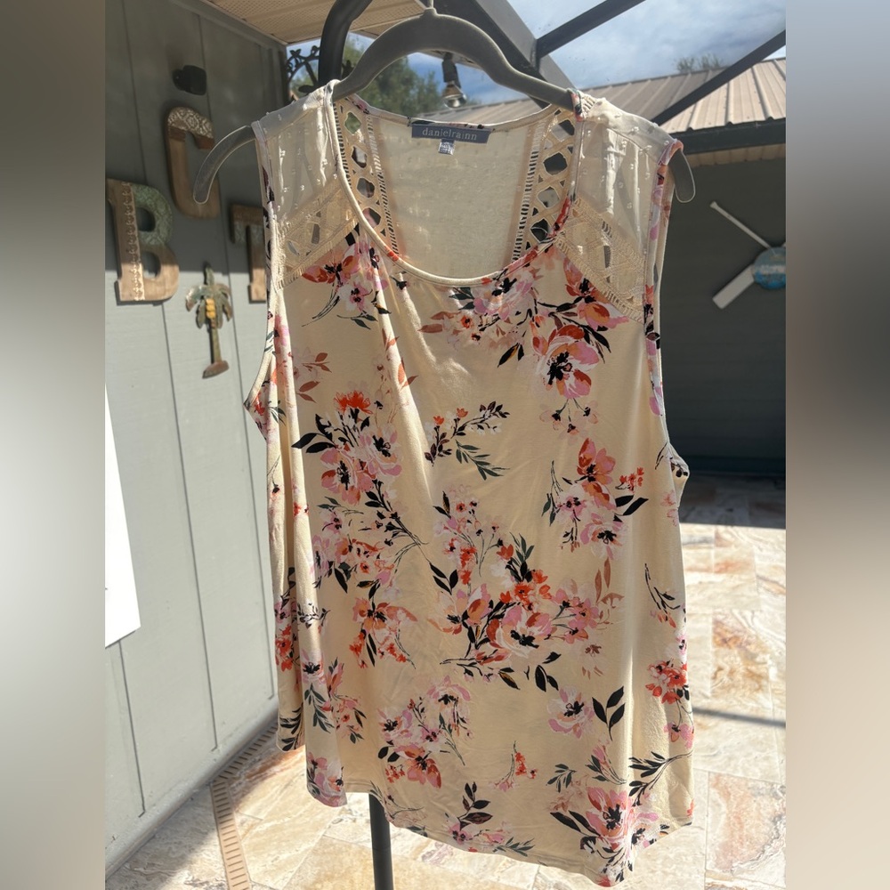 NWOT, Daniel Rainn Cream Textured Sleeveless Blouse, LPT
